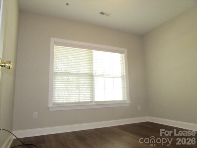 Building Photo - 21725 Aftonshire Dr