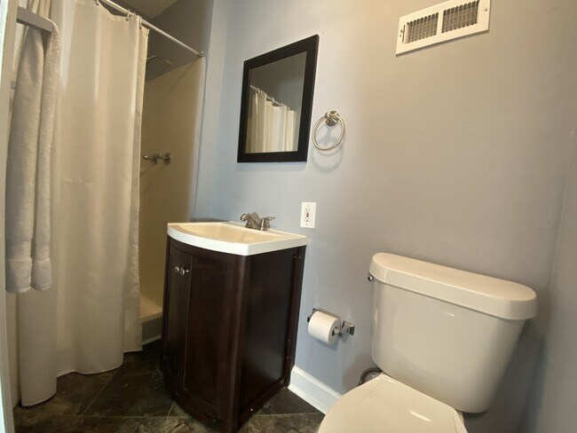 Building Photo - 841 Vedado Way NE