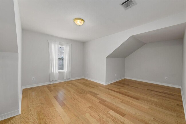 Building Photo - 6714 Montclair Dr