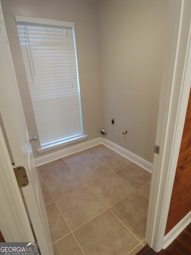 Building Photo - 51 Bradford Station Dr