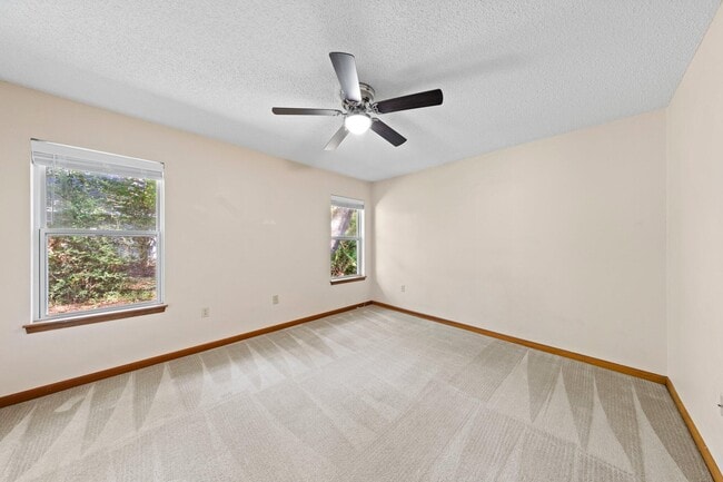 Building Photo - 406 Bally Way