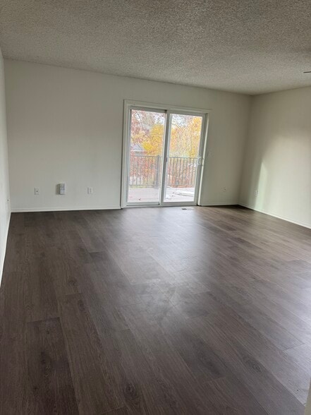 Building Photo - 655 Lund Ln