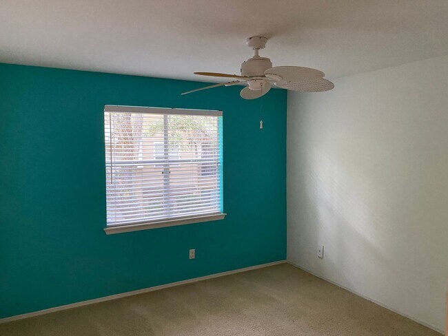 Building Photo - 11 Arbor Club Dr