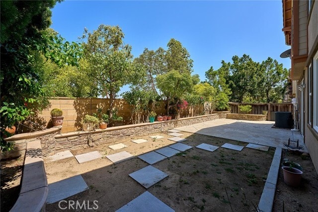 Building Photo - 524 S Petunia St