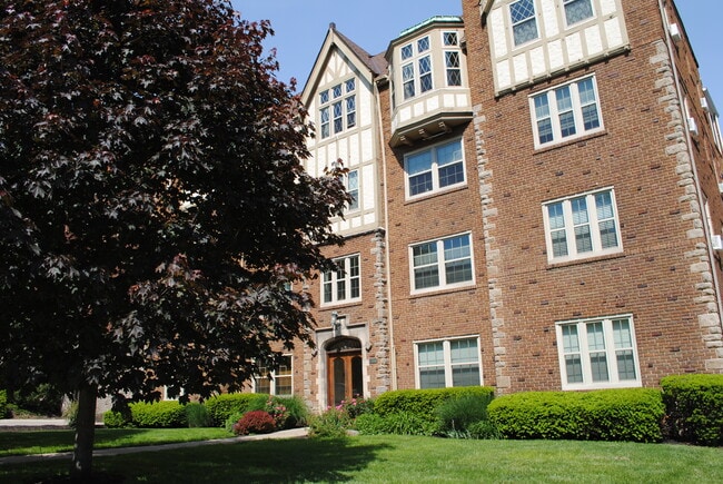 Primary Photo - 2558 Madison Rd