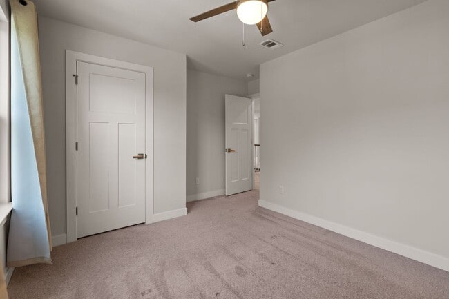 Building Photo - 4BR House