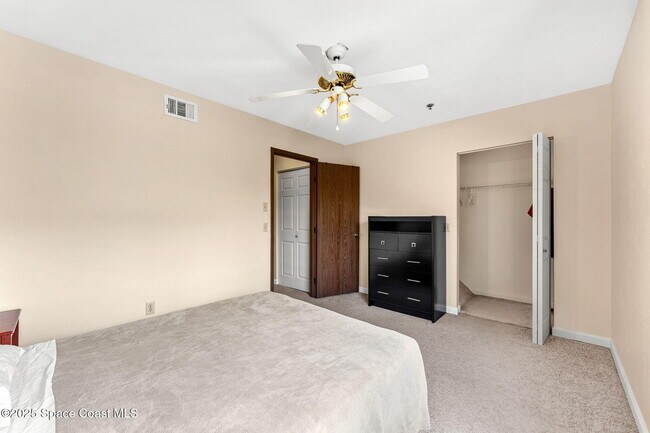 Building Photo - 7814 Shadowood Dr