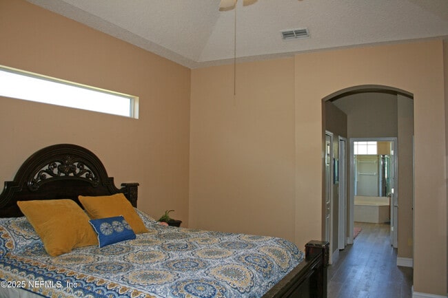 Building Photo - 1001 Sandlake Rd