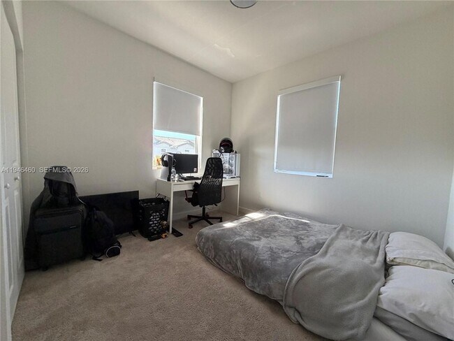 Building Photo - 145 SW 184th Ave