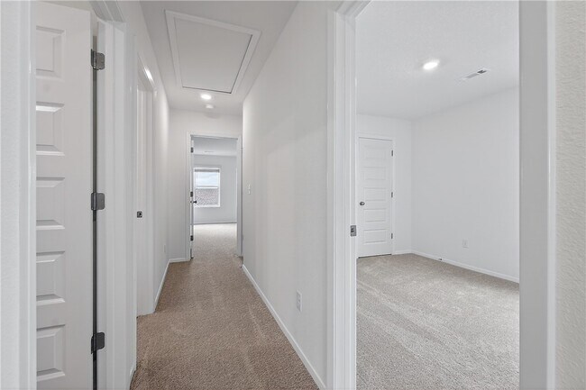 Building Photo - 6802 SW Dignity Ave