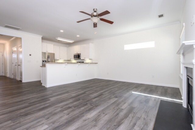 Building Photo - 211 Shady Grove Dr