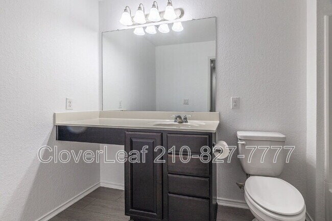 Building Photo - 7422 Bluebonnet Bay