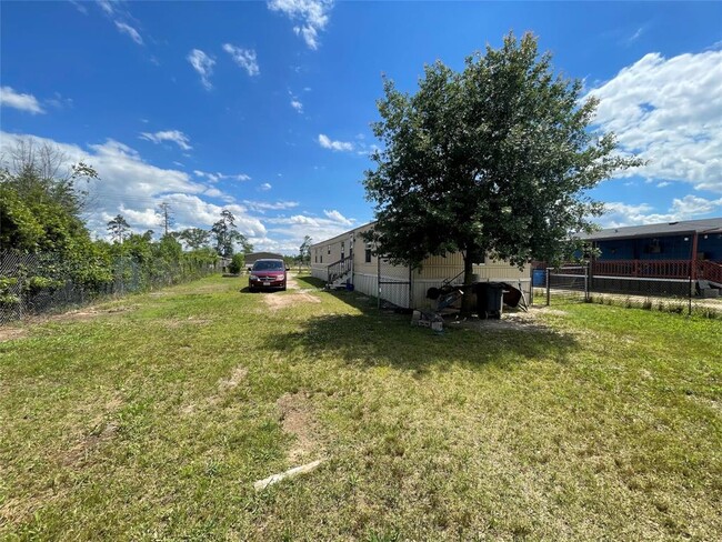 Building Photo - 747 Rd 5210