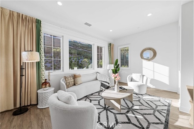 Building Photo - 111 Great Oak