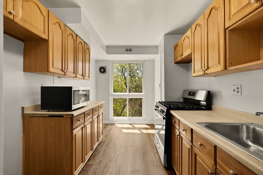 Building Photo - 5614 Bismach Dr