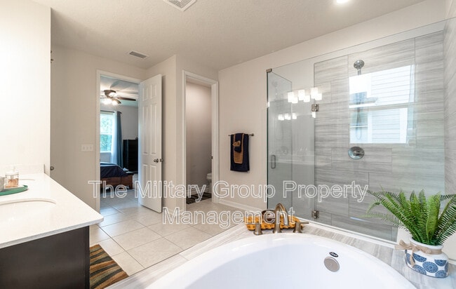 Building Photo - 1837 Amberly Dr