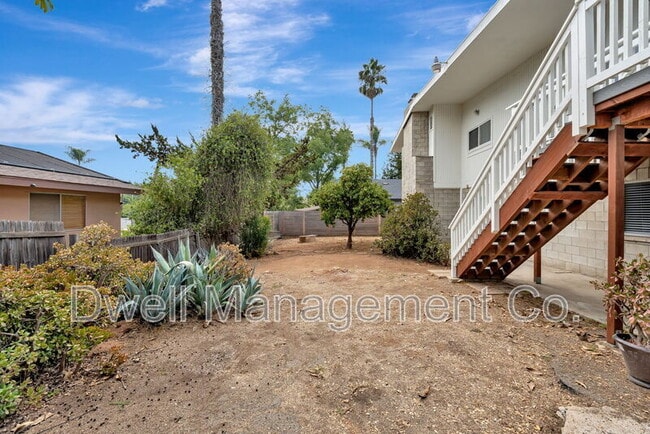 Building Photo - 8860 Fabienne Way