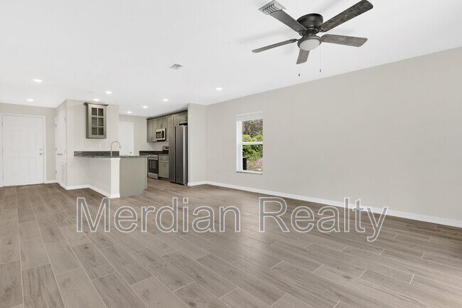 Building Photo - 2300 Fox Hollow Dr