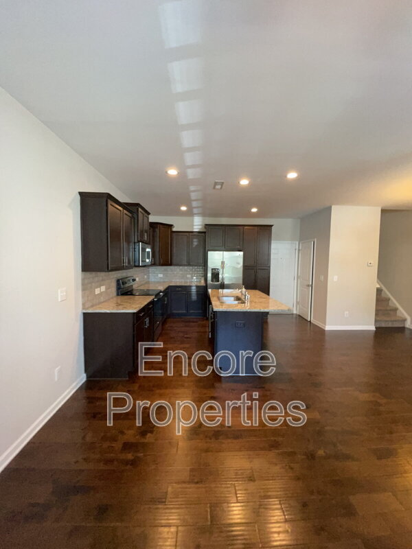 Building Photo - 1319 Lakestone Village Ln