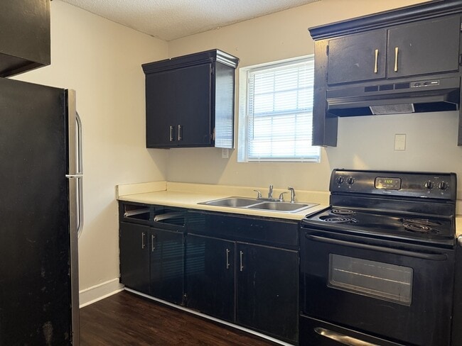 Building Photo - 207 W Washington Ave