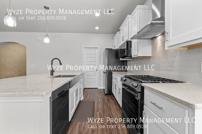 Building Photo - 283 Shubert Dr