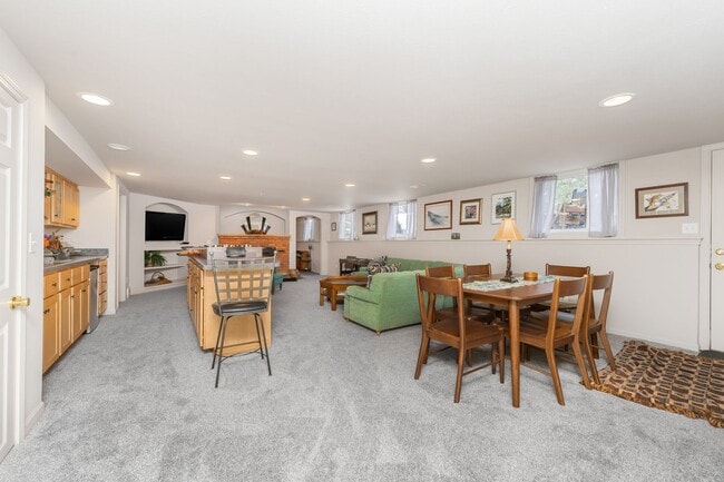 Building Photo - Four Bedroom Home in Portage