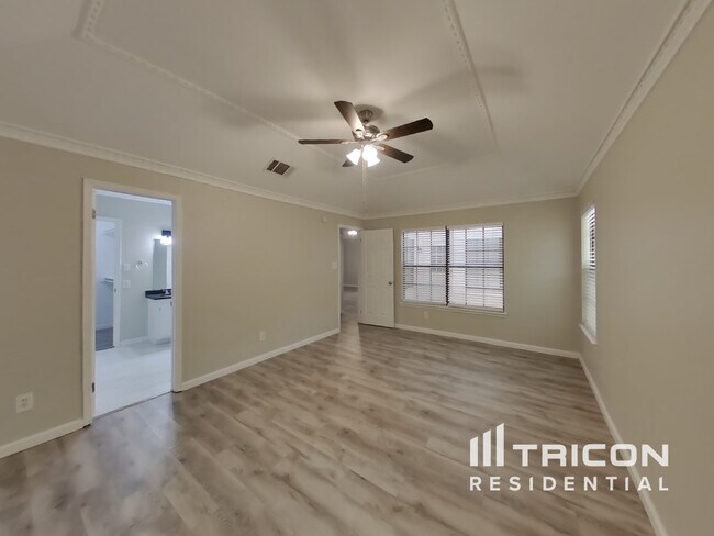 Building Photo - 1029 Twin Falls Dr