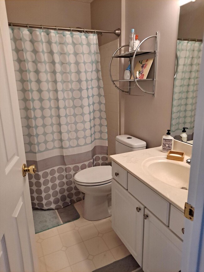 Building Photo - 6729 Meadow Creek Dr