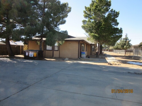 Building Photo - 3214 N Victor Rd