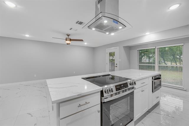 Building Photo - 313 Clearwood Dr