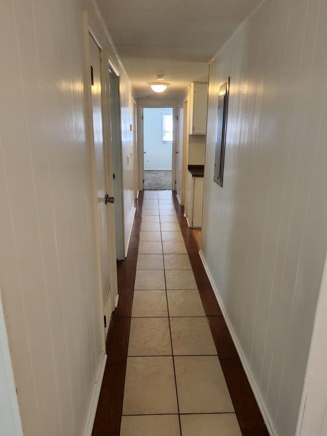 Building Photo - 709 Lee Rd