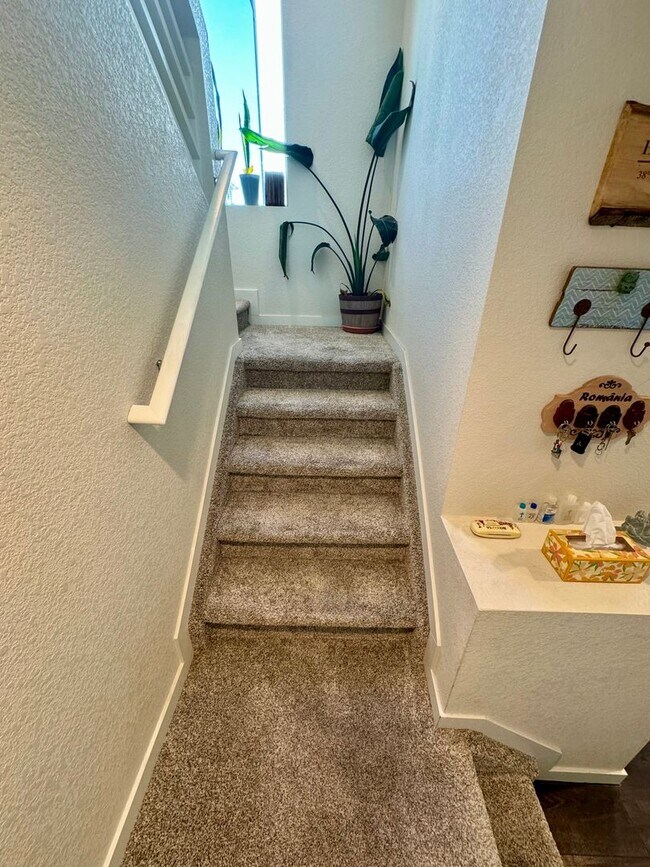 Building Photo - Like New 3 bedroom home in Banning Lewis