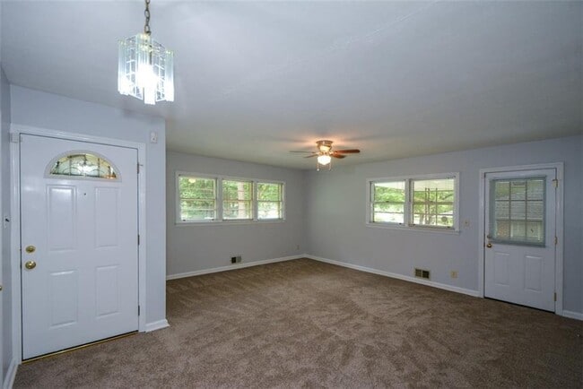 Building Photo - 1376 Woodbine St