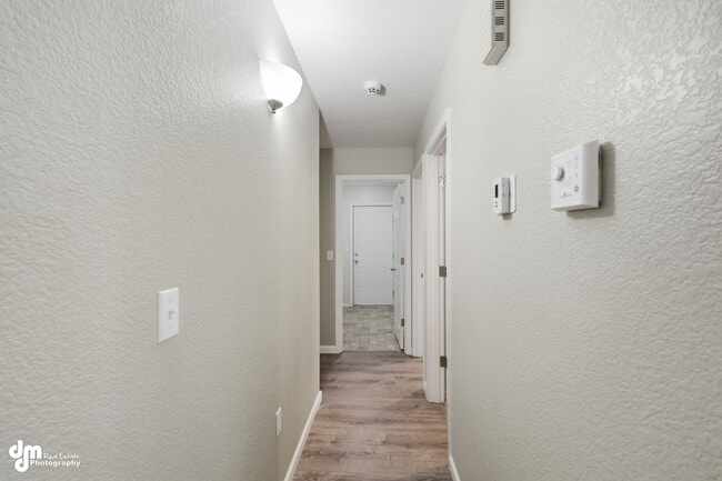 Building Photo - 3 BEDROOM | 2 BATHROOM | 2 CAR GARAGE