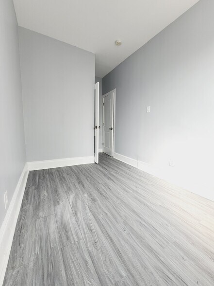 Building Photo - 230 Grant Ave