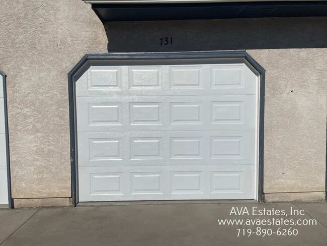 Building Photo - 731 E Laporte Dr