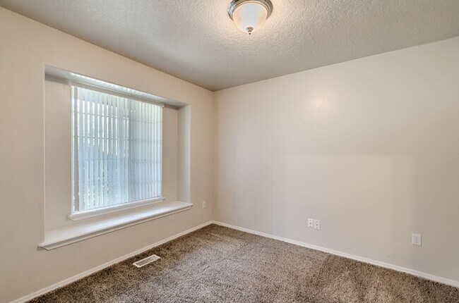 Building Photo - Beautiful Meridian home
