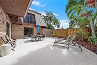 Building Photo - 1420 Ocean Way