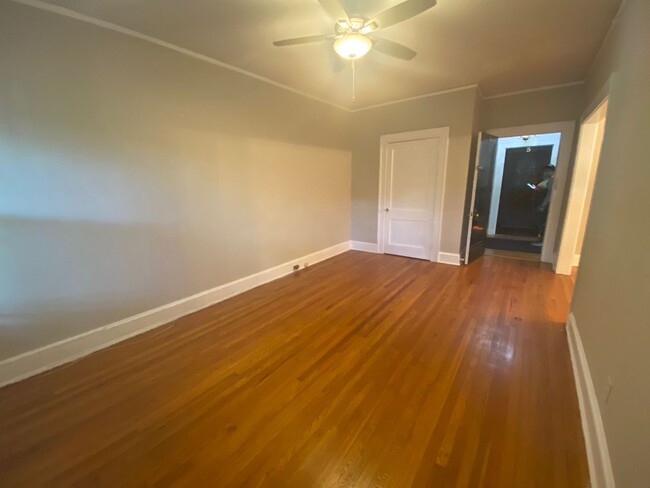 Interior Photo - 860 Briarcliff Road