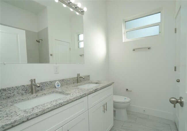 Building Photo - 52 Brig Cir E