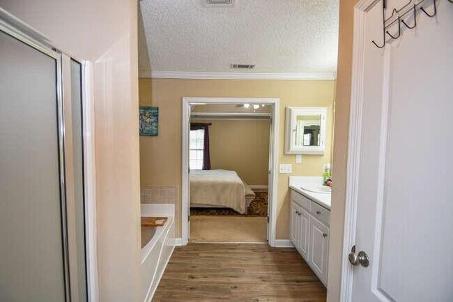 Building Photo - 886 Jefferson Walk Cir