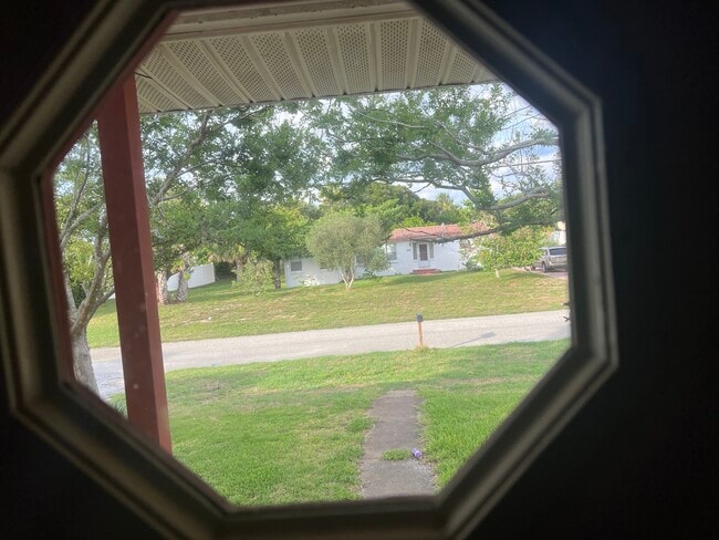 Building Photo - 2326 Cres Ridge Rd