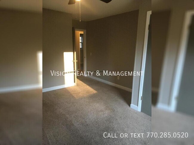 Building Photo - 3BR/2BA Duplex Home