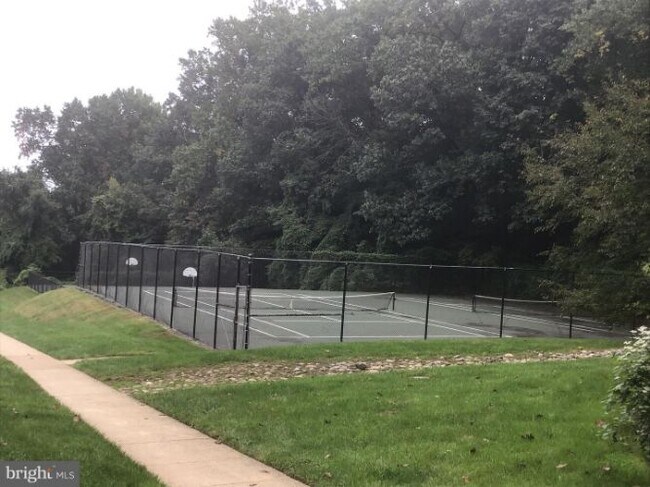 Building Photo - 4381 Americana Dr