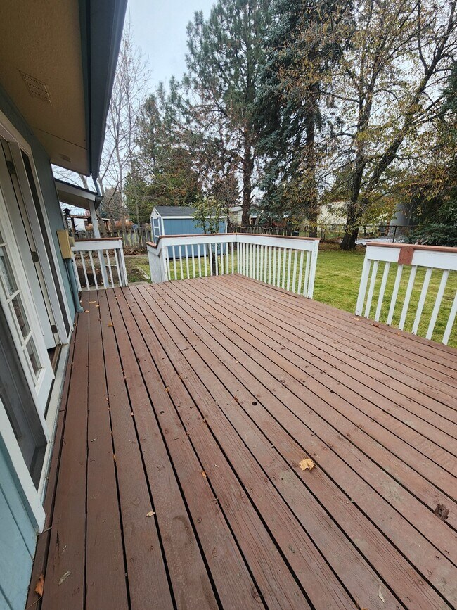 Building Photo - Very Large 3BR, 3BTH, Full Basement, Near Black Bay Park in Post Falls