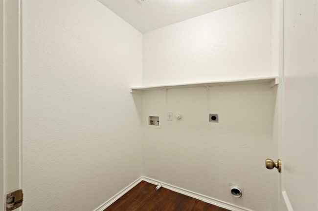 Building Photo - 200 Lexington