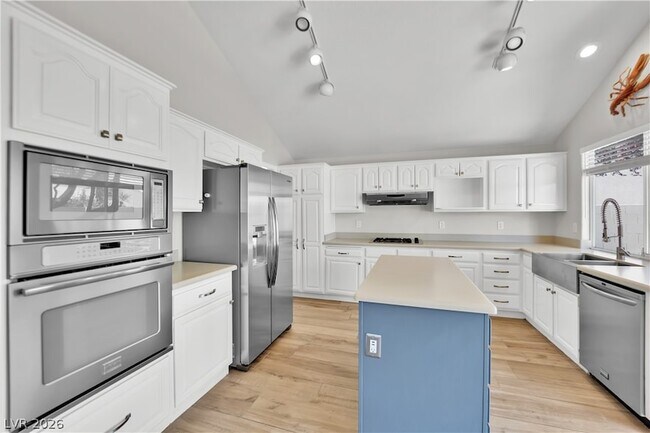 Building Photo - 8112 Tropic Isle Cir
