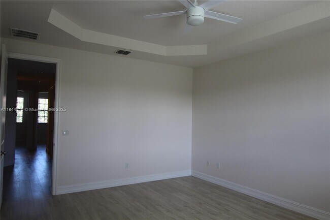 Building Photo - 130 Riverwalk Cir E