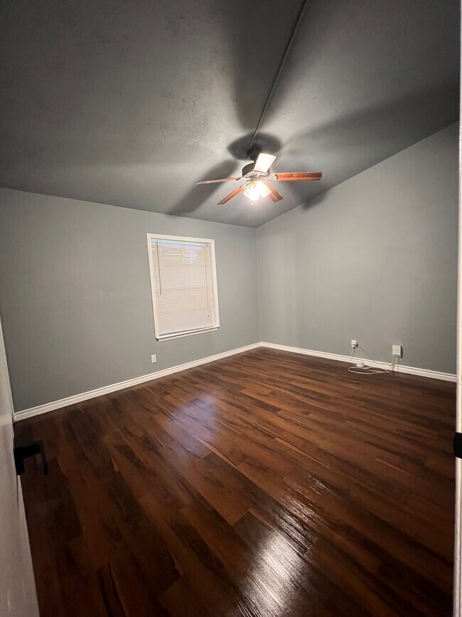 Building Photo - 4851 Castle Bow