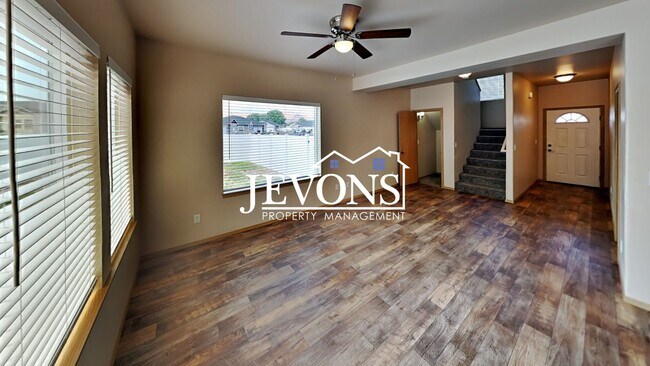 Building Photo - 708 N 29th Ave